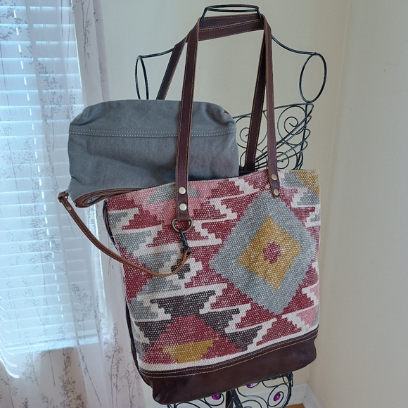 Myra Bag Leather, Canvas Weekender Bag With Wristlet Clutch/Cosmetic Bag - Picture 5 of 17